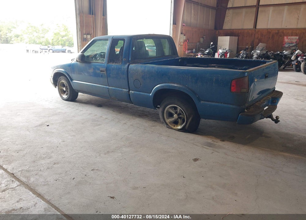 2002 CHEVROLET S-10 LS VIN: 1GCCS19W028141952