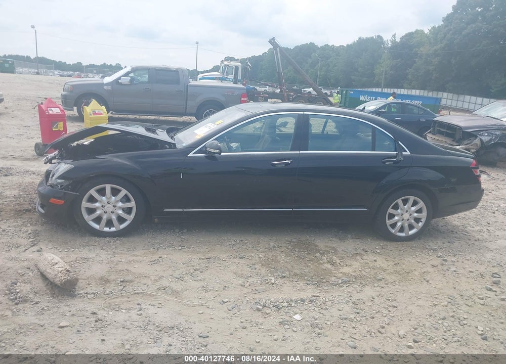 2008 MERCEDES-BENZ S 550 VIN: WDDNG71X28A156932