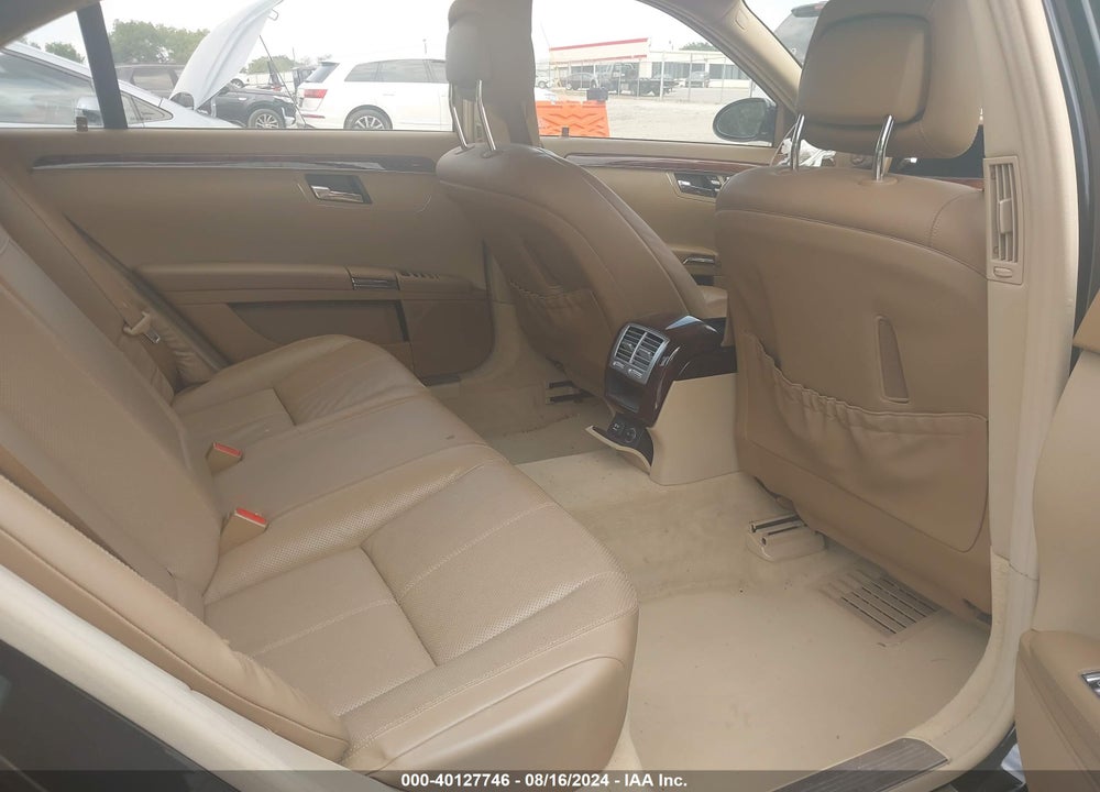 2008 MERCEDES-BENZ S 550 VIN: WDDNG71X28A156932