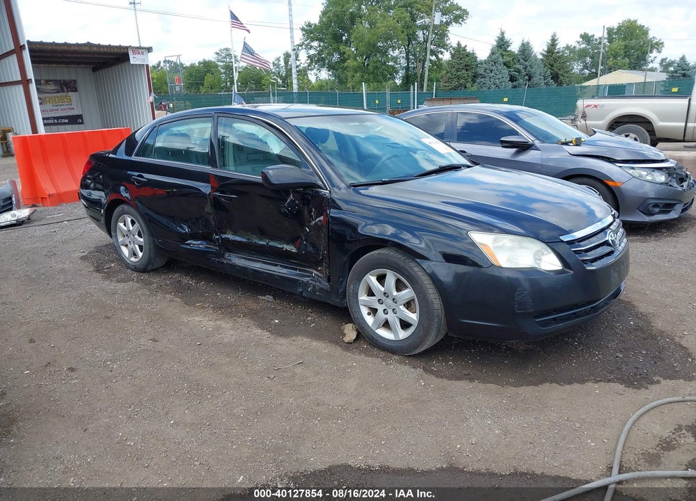 2005 TOYOTA AVALON XL VIN: 4T1BK36B15U041696