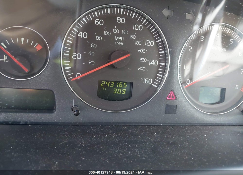 2004 VOLVO XC70 2.5T VIN: YV1SZ59H041139883