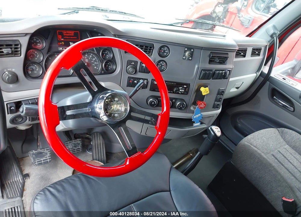 2016 PETERBILT 579 VIN: 1XPBDP9X0GD300936