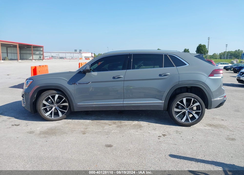 2024 VOLKSWAGEN ATLAS CROSS SPORT 2.0T SEL PREMIUM R-LINE VIN: 1V2FE2CA5RC245527