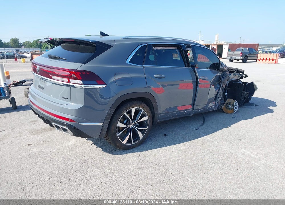 2024 VOLKSWAGEN ATLAS CROSS SPORT 2.0T SEL PREMIUM R-LINE VIN: 1V2FE2CA5RC245527