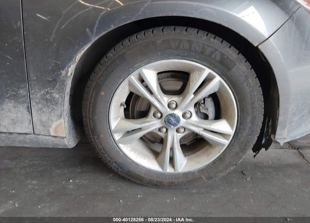 2014 FORD FOCUS SE VIN: 1FADP3K28EL281621