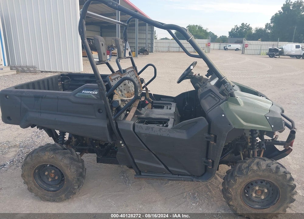 2018 HONDA SXS700 M2 VIN: 1HFVE0292J4402539