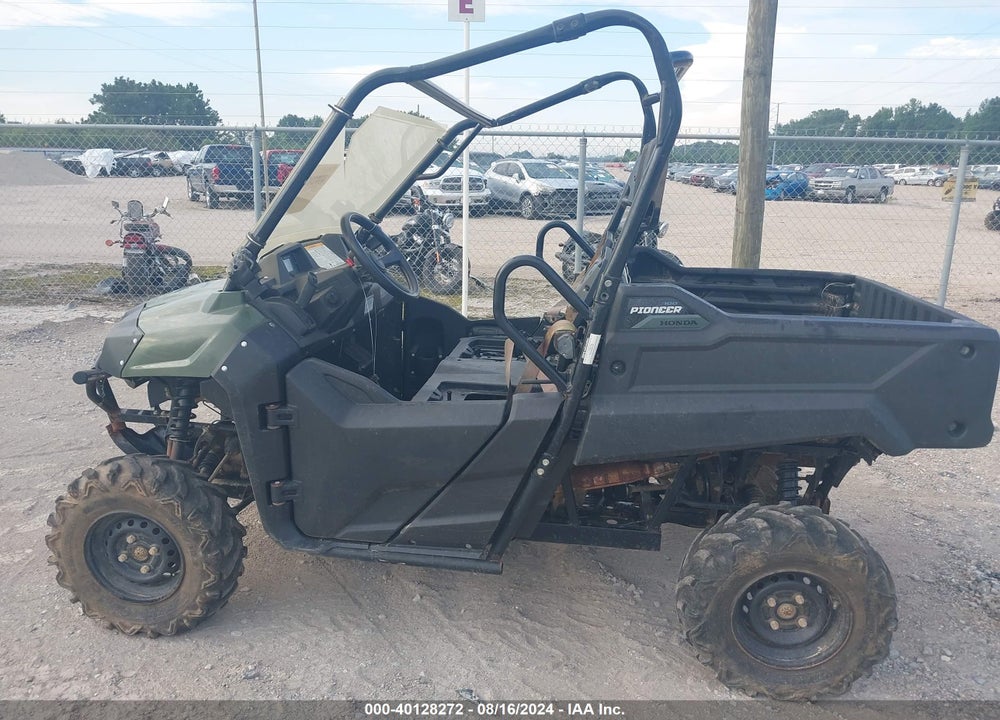 2018 HONDA SXS700 M2 VIN: 1HFVE0292J4402539