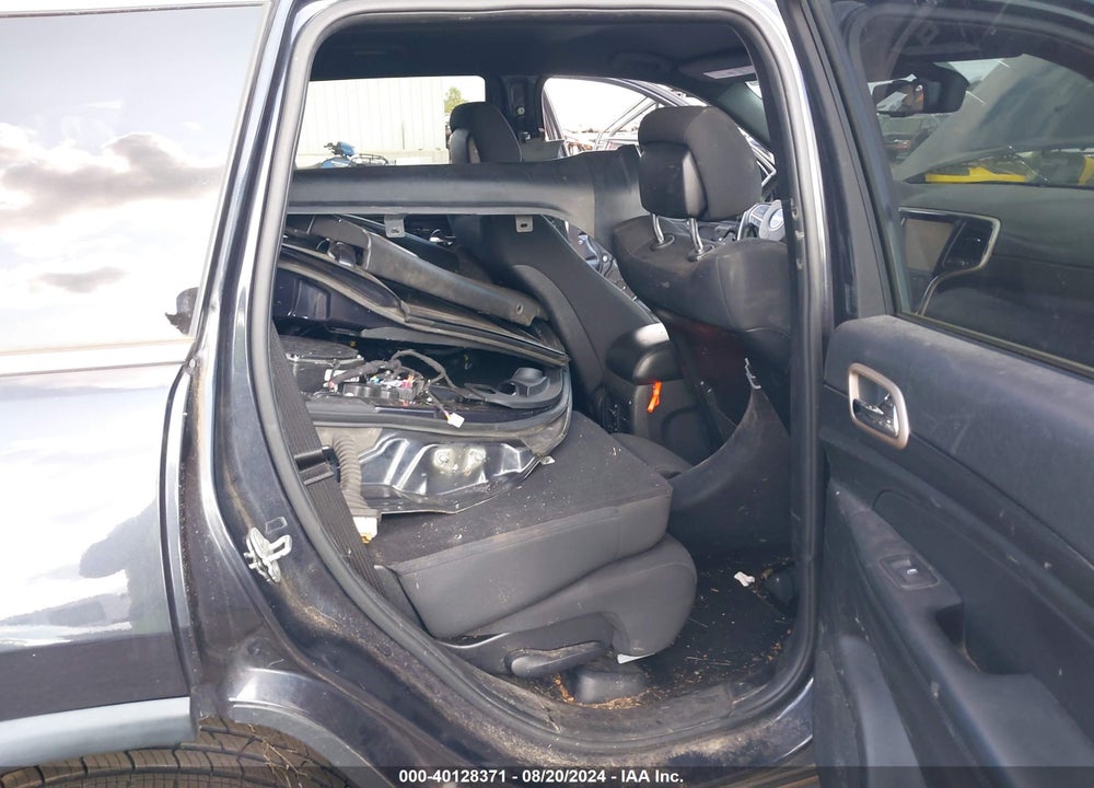 2014 JEEP GRAND CHEROKEE LAREDO VIN: 1C4RJFAG6EC143592