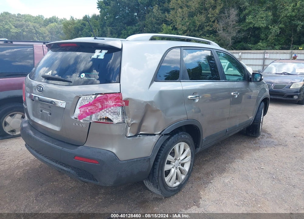 2011 KIA SORENTO EX V6 VIN: 5XYKUDA26BG058583