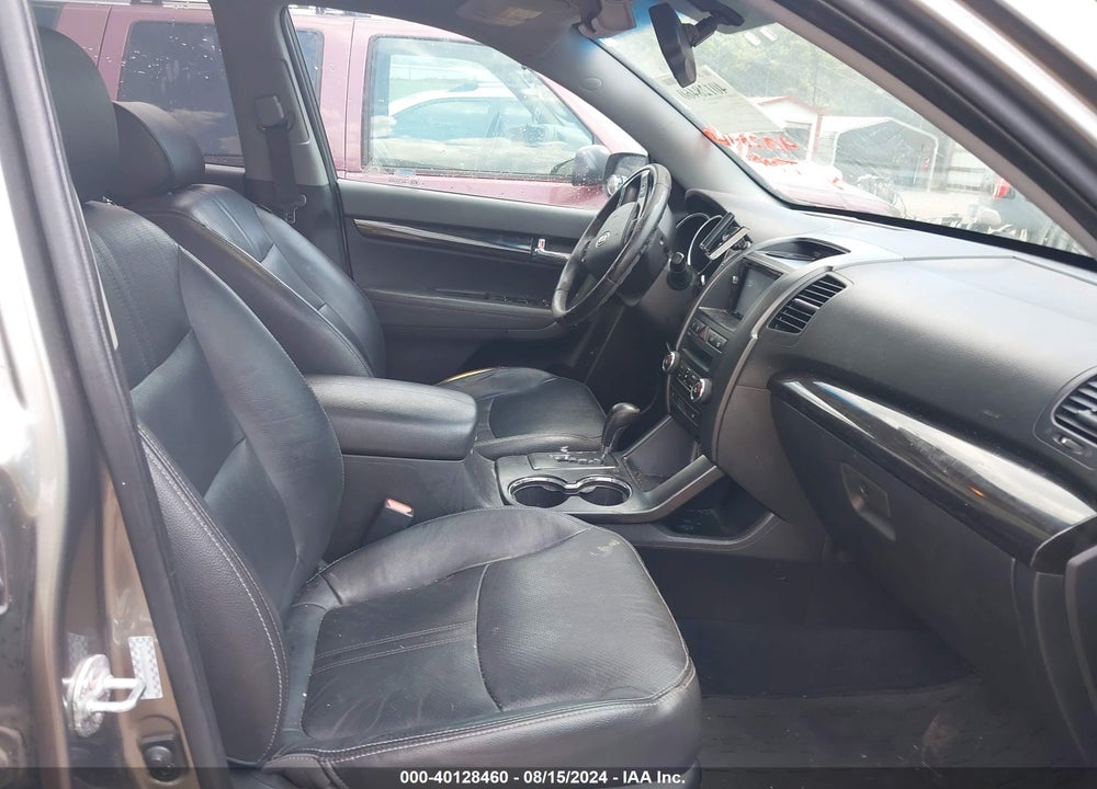 2011 KIA SORENTO EX V6 VIN: 5XYKUDA26BG058583