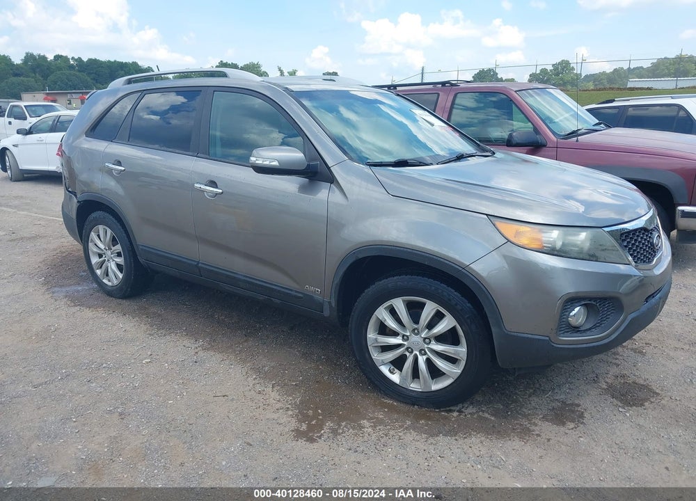 2011 KIA SORENTO EX V6 VIN: 5XYKUDA26BG058583