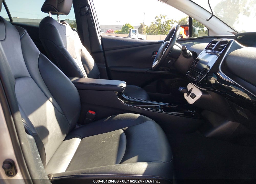 2018 TOYOTA PRIUS THREE TOURING VIN: JTDKARFU9J3058645