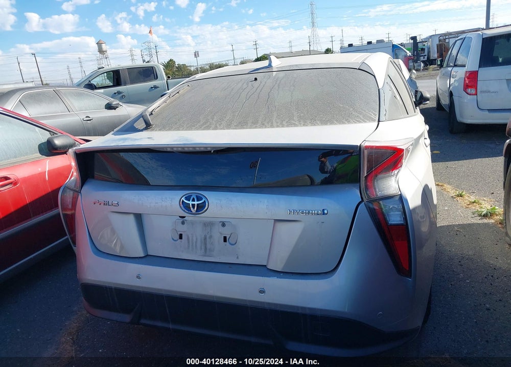 2018 TOYOTA PRIUS THREE TOURING VIN: JTDKARFU9J3058645