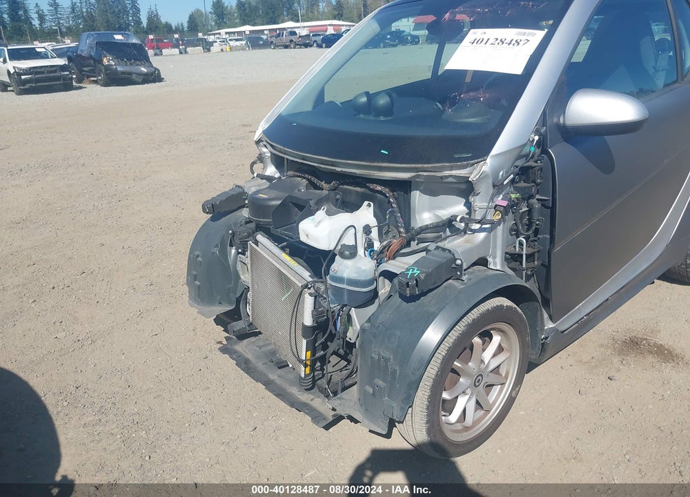 2016 SMART FORTWO ELECTRIC DRIVE PASSION VIN: WMEEJ9AA4GK844721