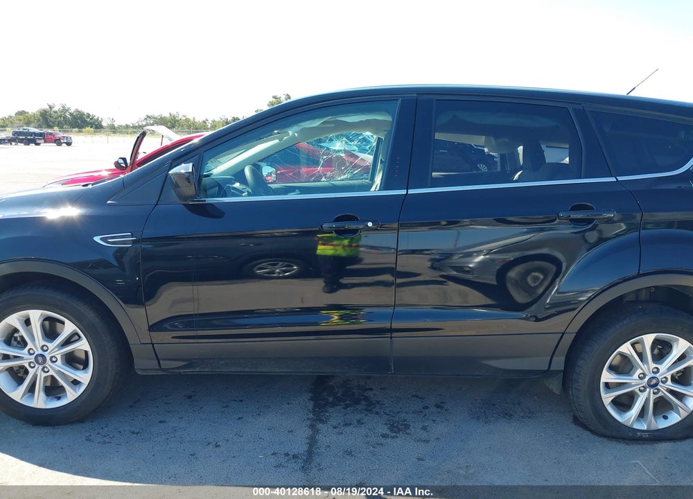 2017 FORD ESCAPE SE VIN: 1FMCU0G9XHUC52750