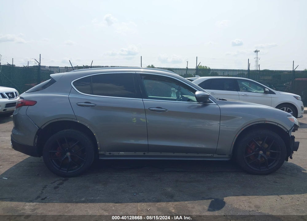 2018 ALFA ROMEO STELVIO TI VIN: ZASFAKBNXJ7B97321