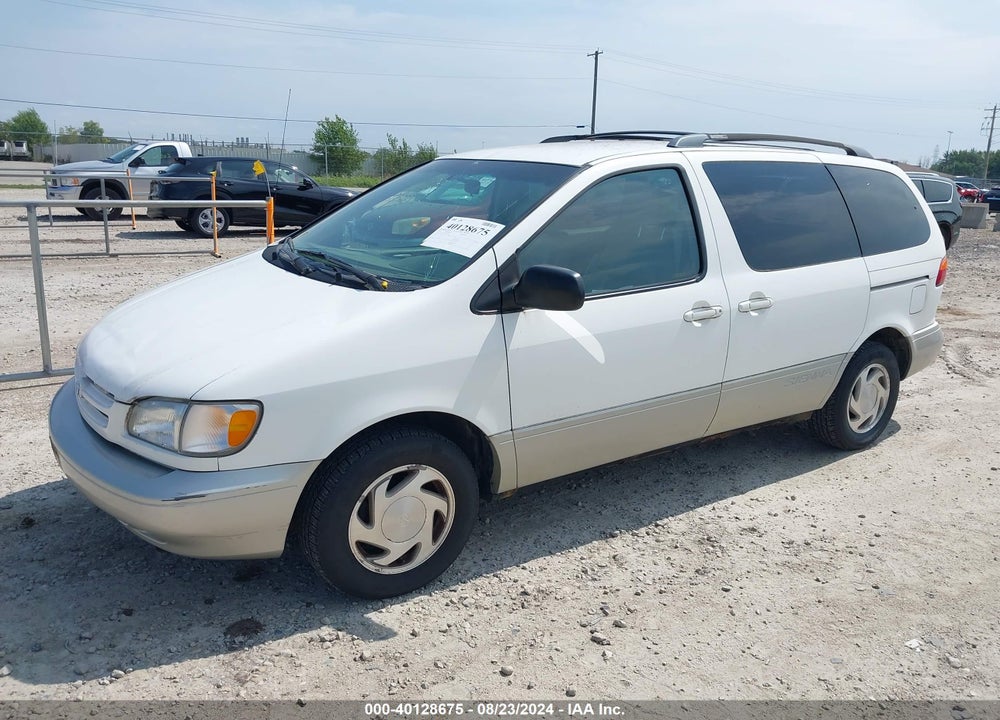 2000 TOYOTA SIENNA XLE VIN: 4T3ZF13C2YU255774