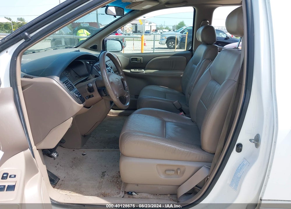 2000 TOYOTA SIENNA XLE VIN: 4T3ZF13C2YU255774