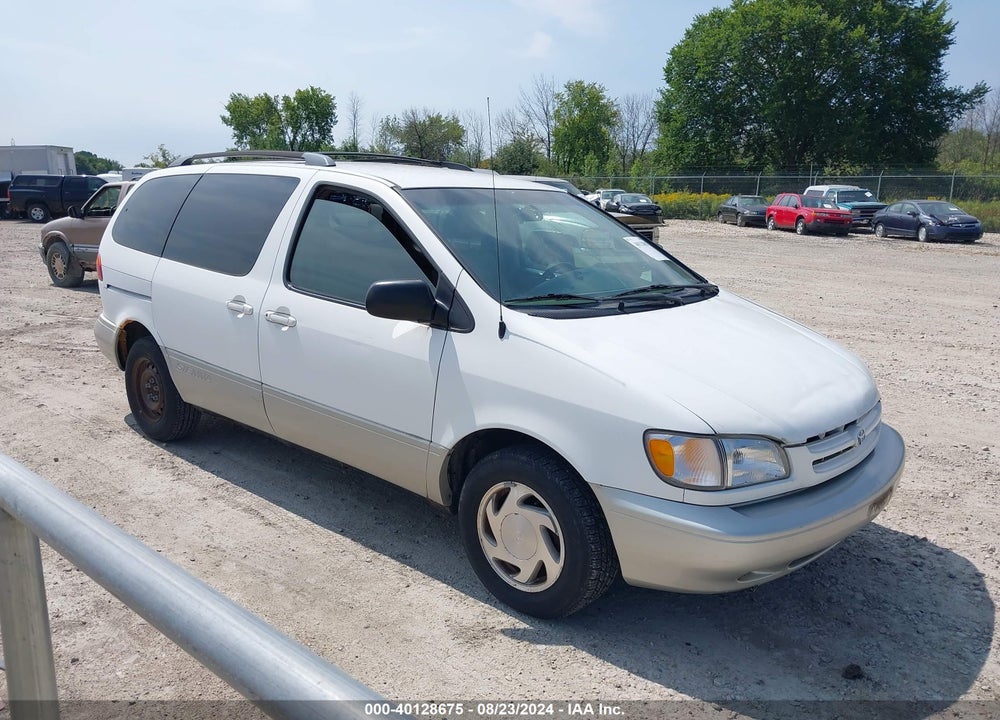 2000 TOYOTA SIENNA XLE VIN: 4T3ZF13C2YU255774