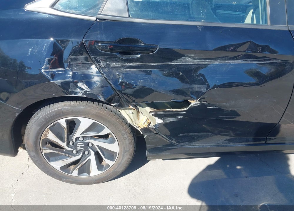 2018 HONDA CIVIC LX VIN: 2HGFC2F63JH547867