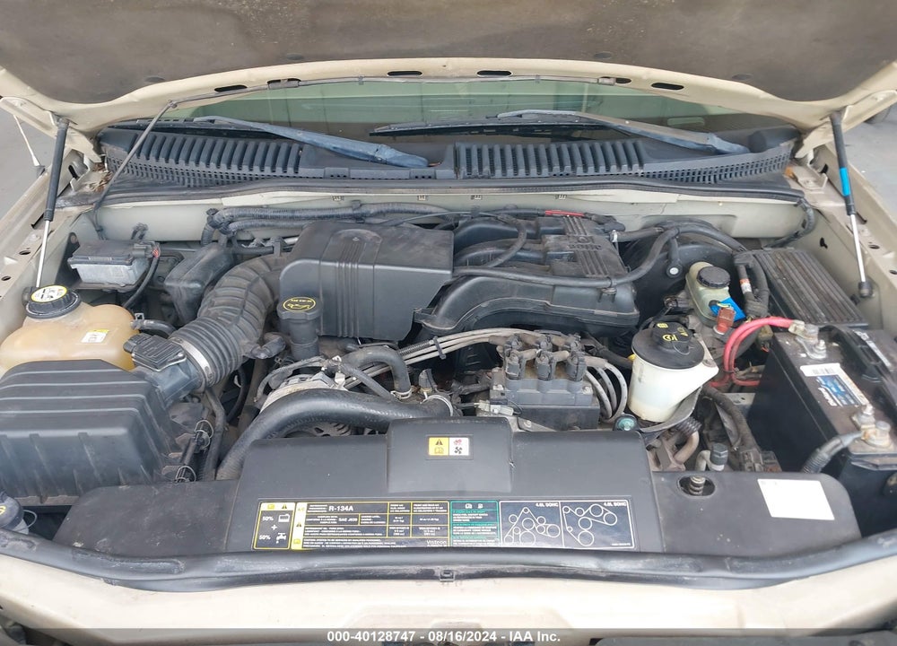2002 FORD EXPLORER XLS VIN: 1FMZU72E72UB62423