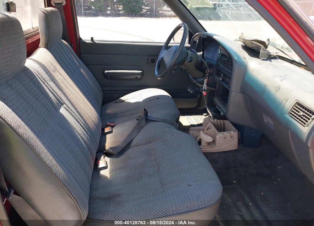 1992 TOYOTA PICKUP 1/2 TON LNG WHEELBASE DLX VIN: JT4RN82P6N5052177