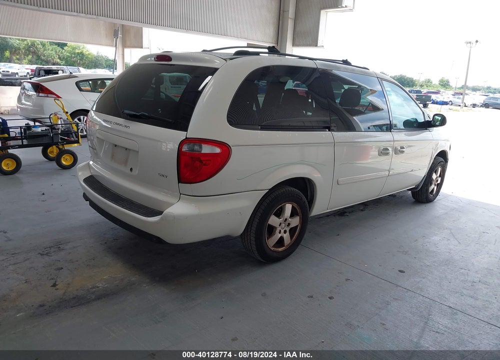 2005 DODGE GRAND CARAVAN SXT VIN: 2D4GP44L75R419632