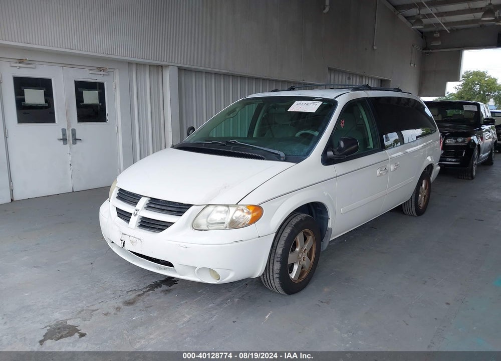 2005 DODGE GRAND CARAVAN SXT VIN: 2D4GP44L75R419632