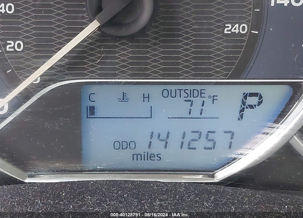 2014 TOYOTA COROLLA LE VIN: 2T1BURHE0EC113736