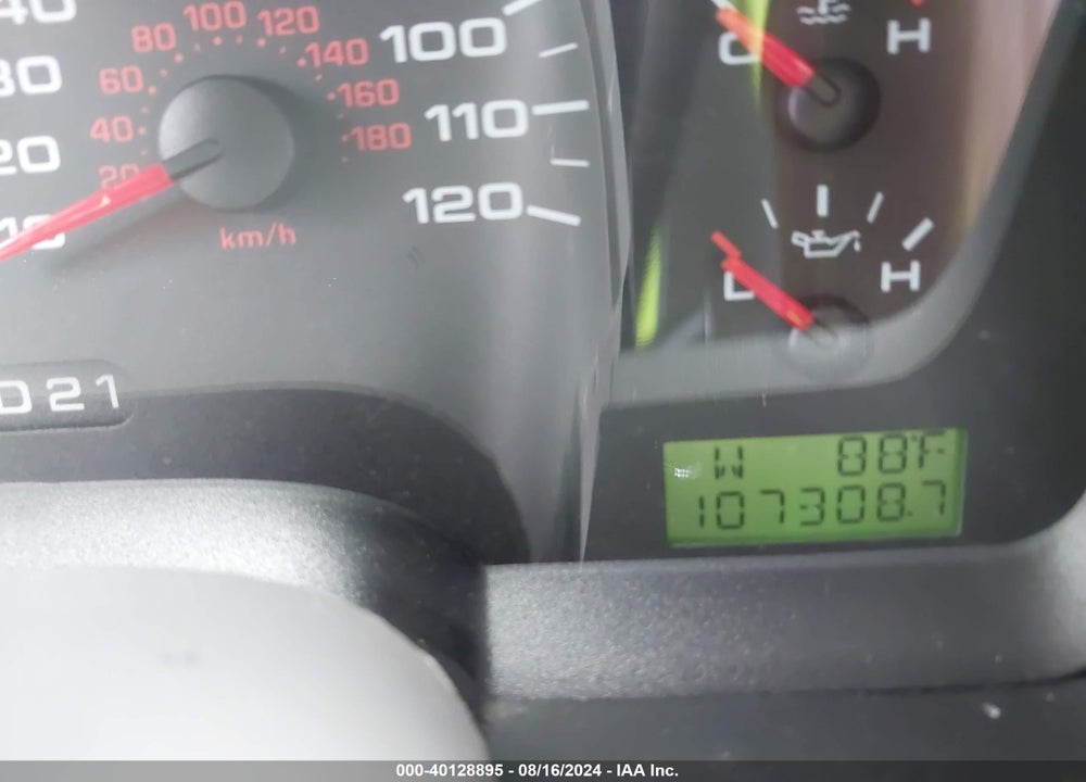 2005 FORD F-150 XLT VIN: 1FTRW12W55KF08537