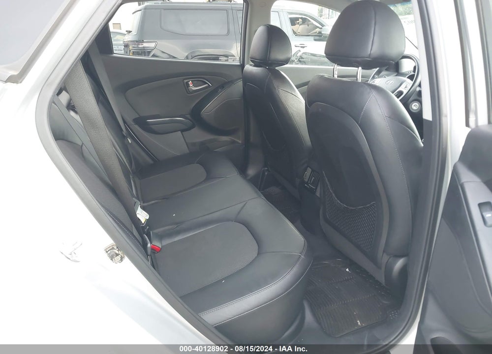 2014 HYUNDAI TUCSON SE VIN: KM8JU3AG5EU891985