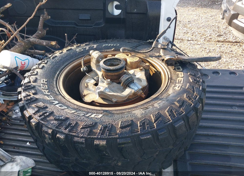 2016 CHEVROLET SILVERADO 1500 2LT VIN: 1GCVKREC1GZ320585