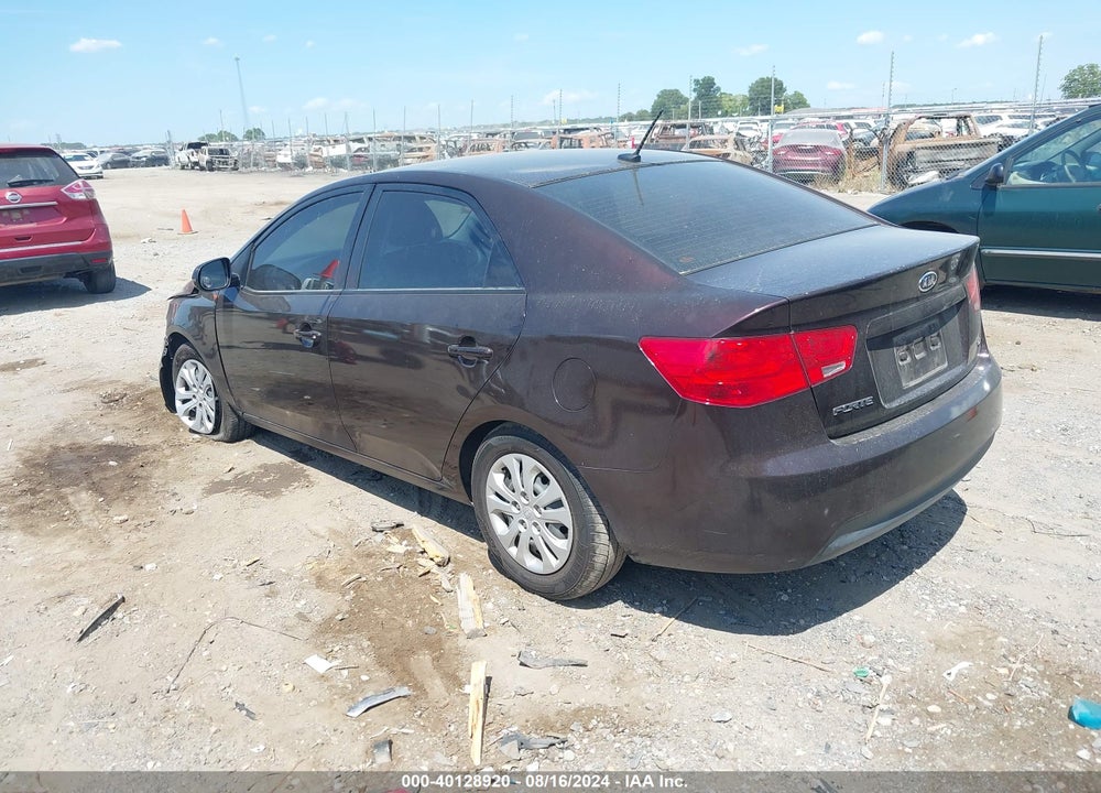 2011 KIA FORTE EX VIN: KNAFU4A29B5357783
