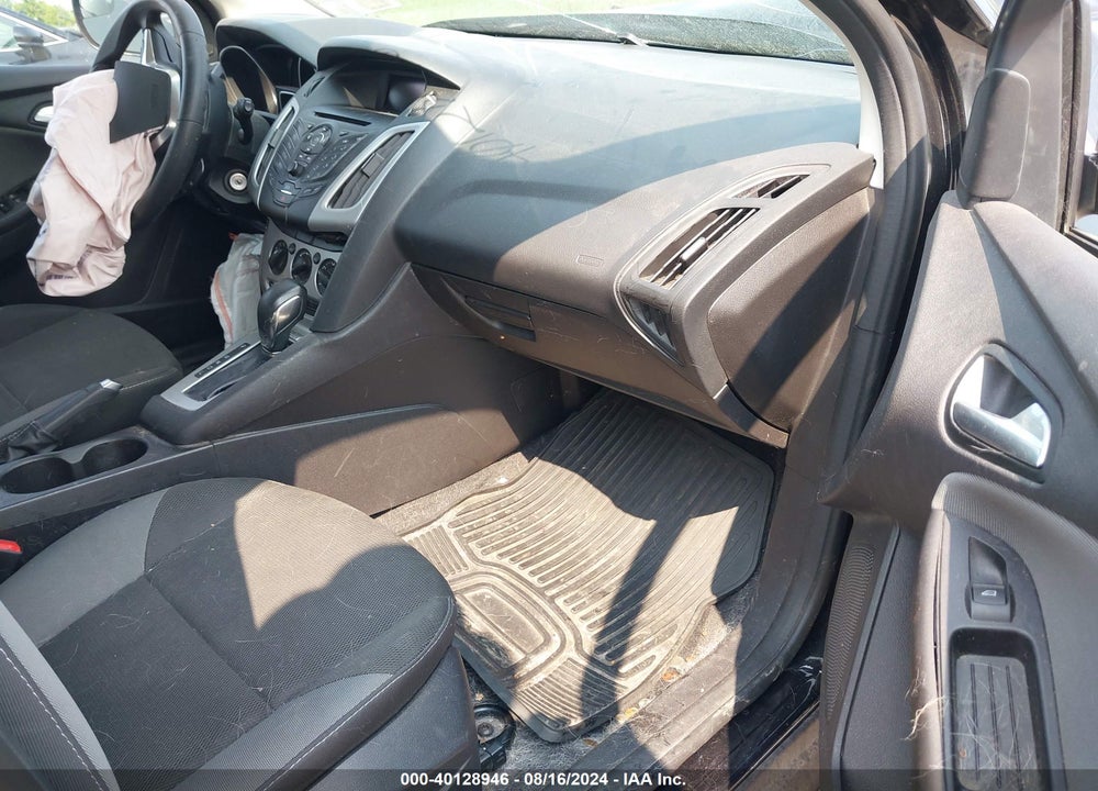 2014 FORD FOCUS SE VIN: 1FADP3K2XEL275321