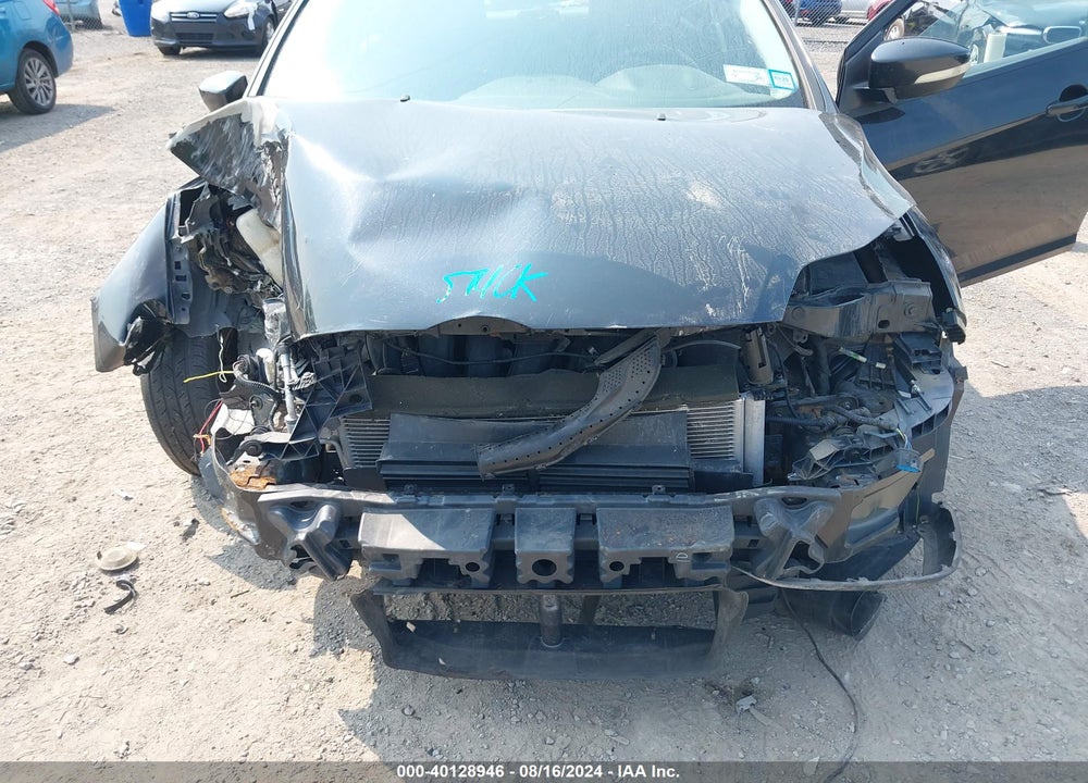2014 FORD FOCUS SE VIN: 1FADP3K2XEL275321