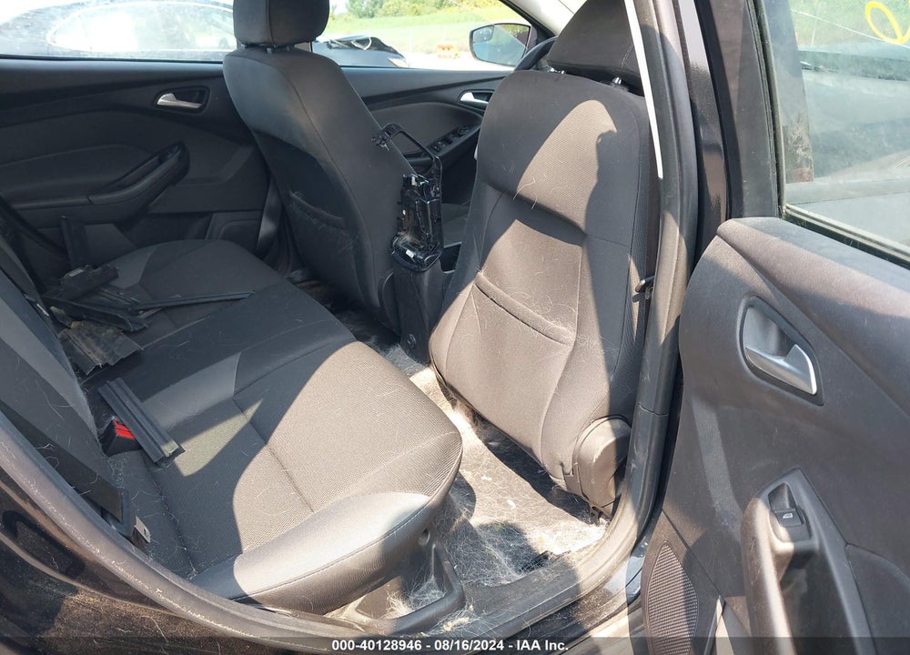 2014 FORD FOCUS SE VIN: 1FADP3K2XEL275321