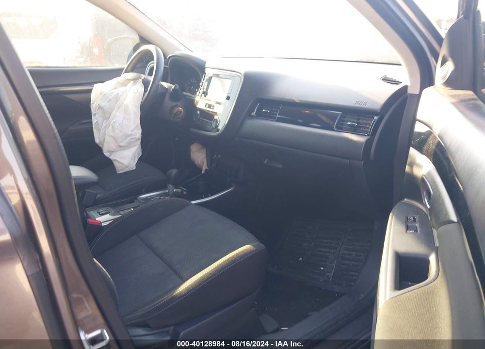 2019 MITSUBISHI OUTLANDER ES VIN: JA4AD2A39KZ014212