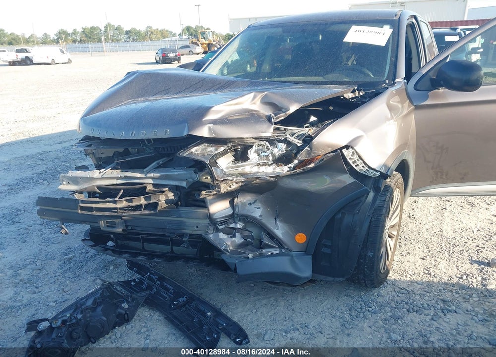 2019 MITSUBISHI OUTLANDER ES VIN: JA4AD2A39KZ014212