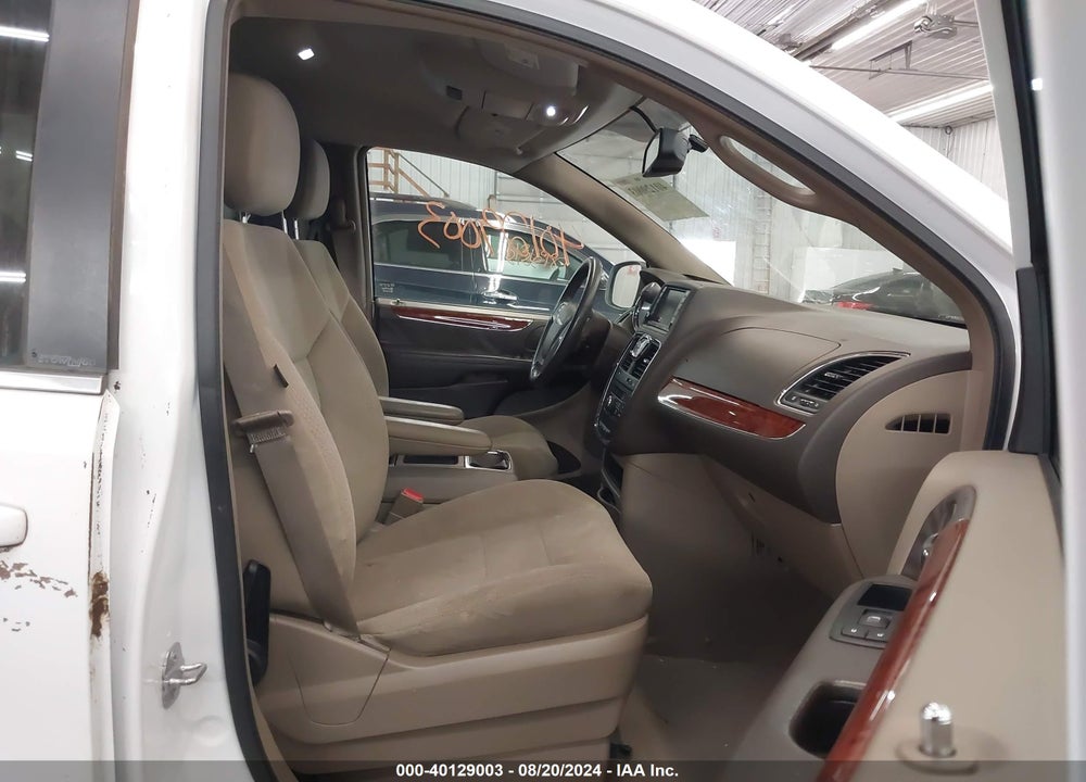 2014 CHRYSLER TOWN & COUNTRY TOURING VIN: 2C4RC1BG2ER196468