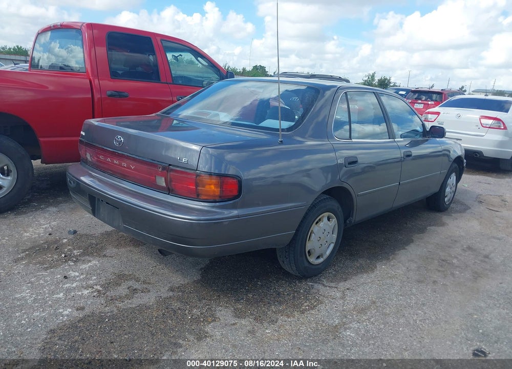 1992 TOYOTA CAMRY LE VIN: JT2SK12E8N0012723