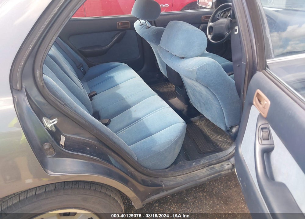 1992 TOYOTA CAMRY LE VIN: JT2SK12E8N0012723