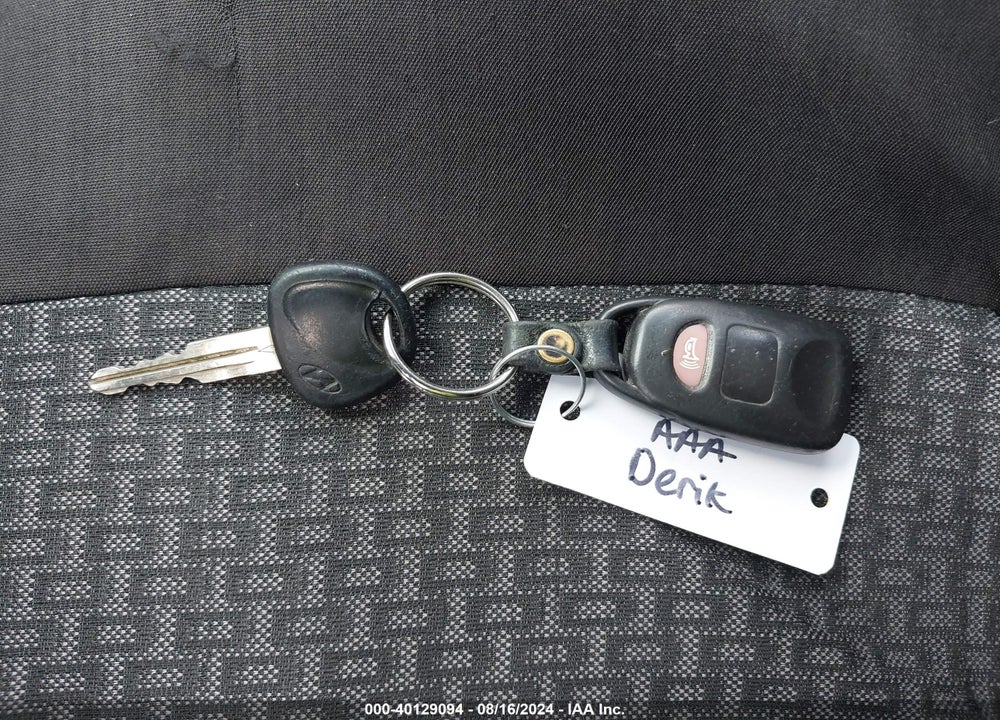 2008 HYUNDAI ACCENT GLS VIN: KMHCN46C58U274978