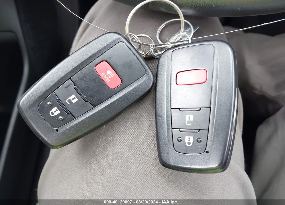 2020 TOYOTA RAV4 XLE VIN: JTMP1RFVXLJ035257