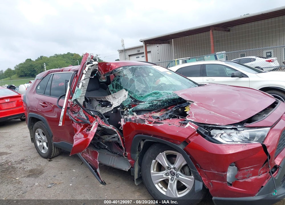 2020 TOYOTA RAV4 XLE VIN: JTMP1RFVXLJ035257