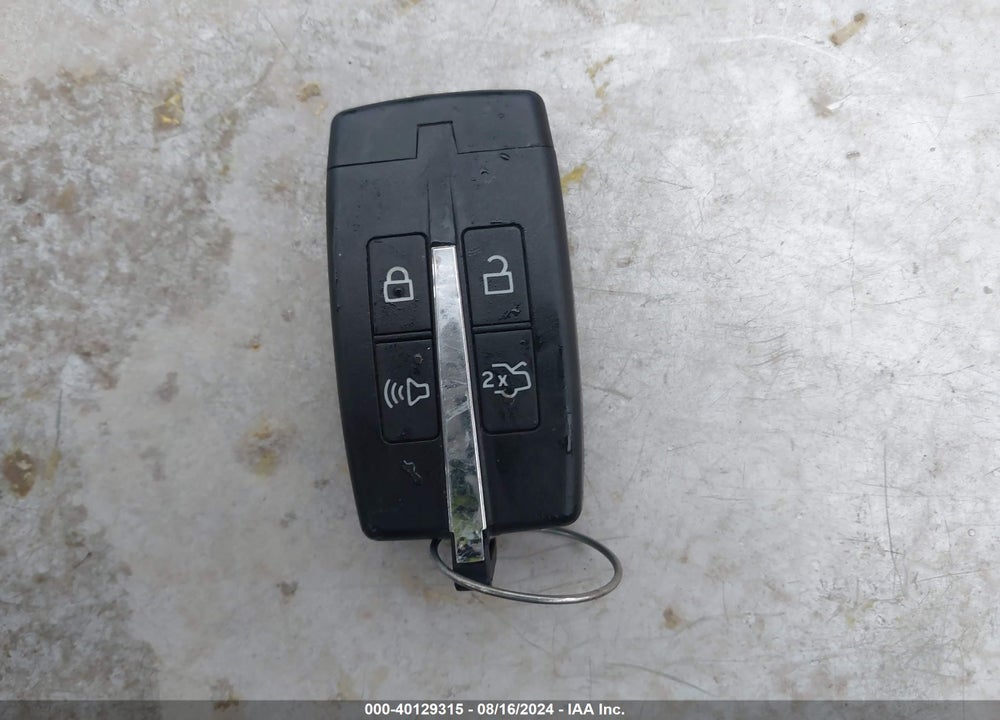 2011 FORD TAURUS LIMITED VIN: 1FAHP2JW1BG108950