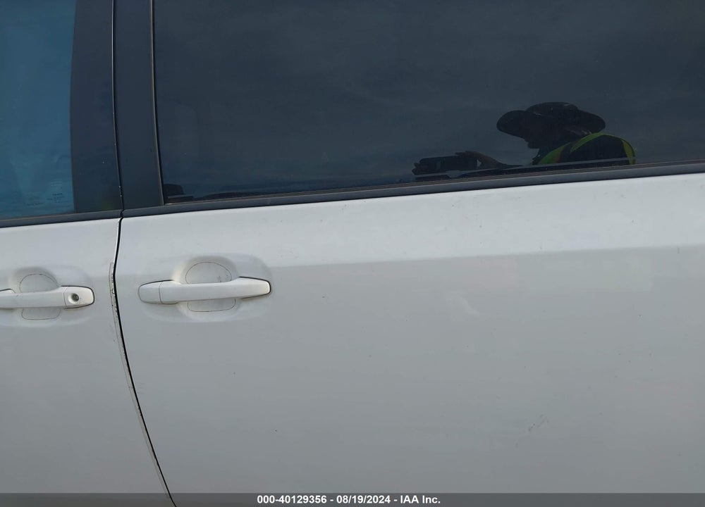 2014 TOYOTA SIENNA XLE V6 8 PASSENGER VIN: 5TDYK3DC6ES417016