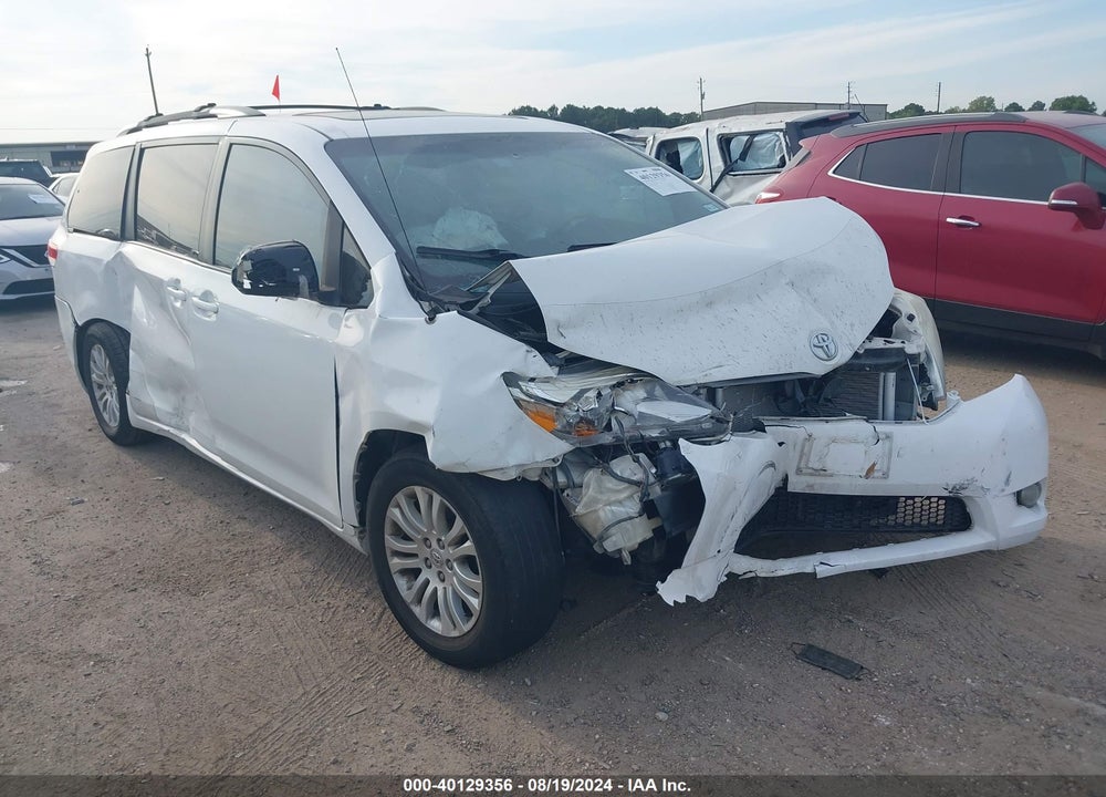 2014 TOYOTA SIENNA XLE V6 8 PASSENGER VIN: 5TDYK3DC6ES417016