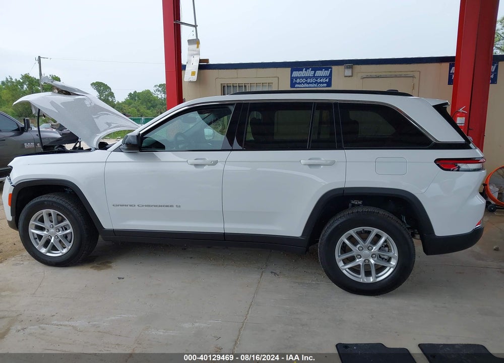 2024 JEEP GRAND CHEROKEE LAREDO X 4X4 VIN: 1C4RJHAG0RC239106