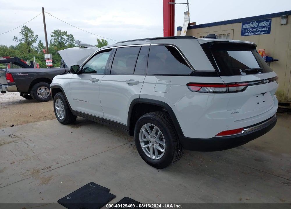 2024 JEEP GRAND CHEROKEE LAREDO X 4X4 VIN: 1C4RJHAG0RC239106