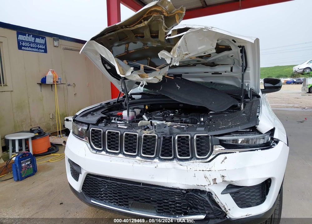 2024 JEEP GRAND CHEROKEE LAREDO X 4X4 VIN: 1C4RJHAG0RC239106